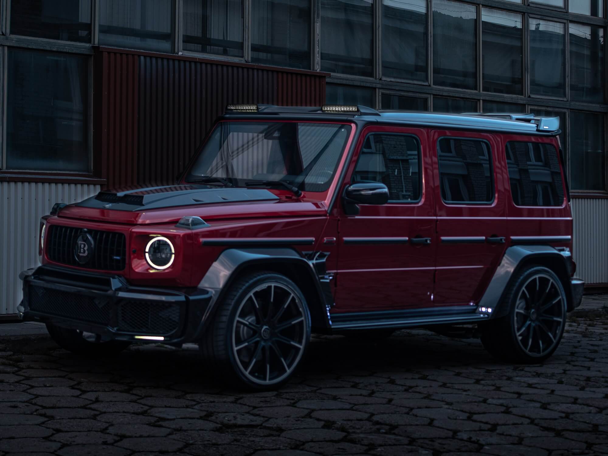 BRABUS 800 Hyacinth Red Metallic G63 AMG | VCentrum